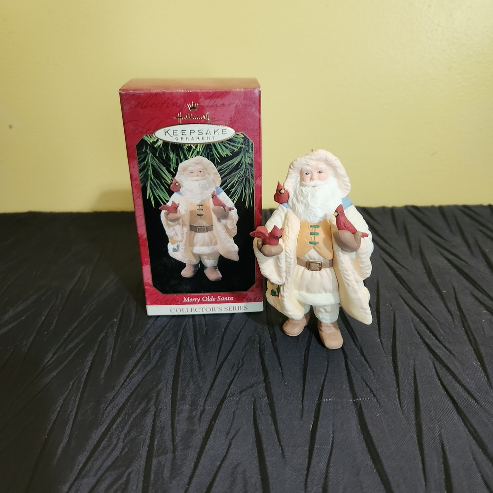 1997 Hallmark Keepsake "Merry Olde Santa" Ornament.